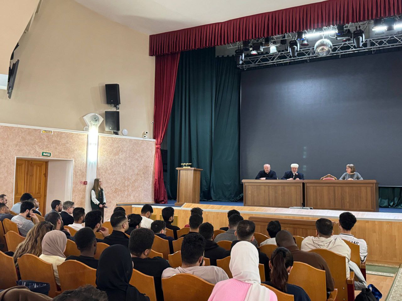 Муфтий Волгоградской области встретился с иностранными студентами ВолгГМУ